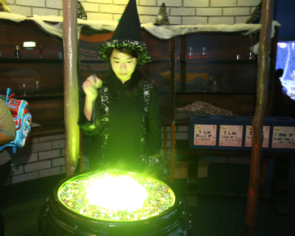 spooky-seas-witch