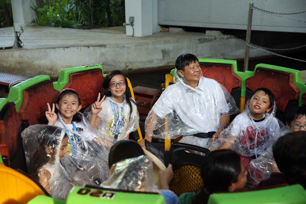 kids-quest-Jurassic Park Rapids Adventure ride